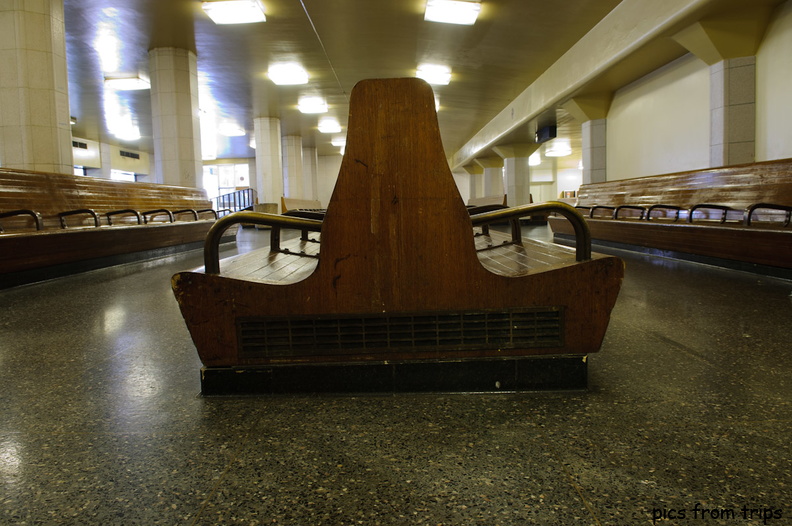 Transbay benches2010d15c043.jpg